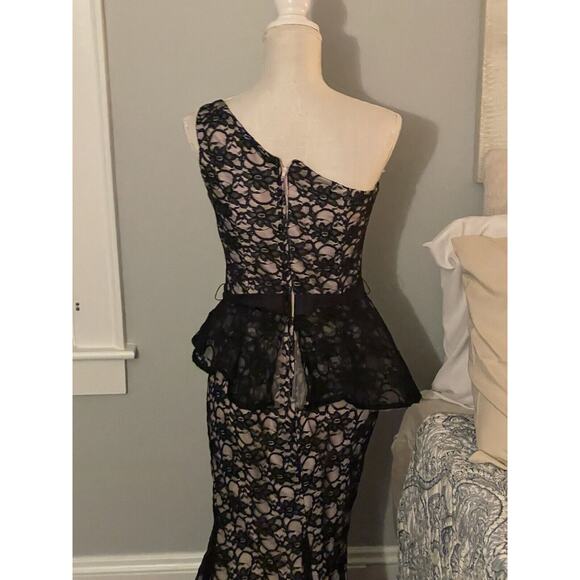 Mori Lee Madeline Gardner Formal Dress Black Lace One Shoulder Size 8 - Picture 6 of 11